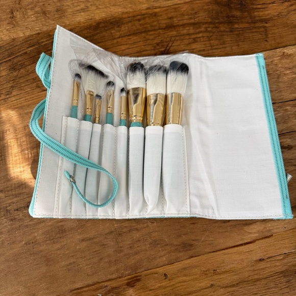 NEW Carmindy & Co. Professional Makeup Brush Set and Brush Roll ~ - Picture 5 of 7